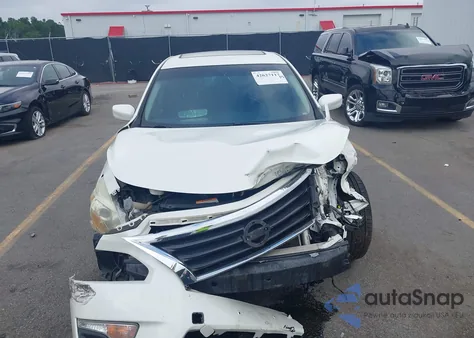 2015 Nissan Altima 2.5/S/Sv/Sl из США, поврежденный, VIN 1N4AL3APXFC112665